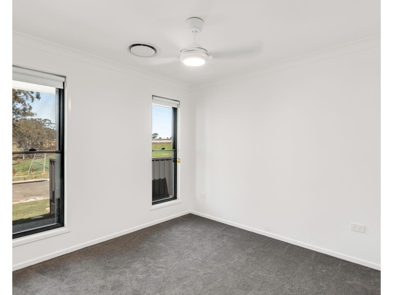 2 McEwan Crescent, Kearneys Spring QLD 4350