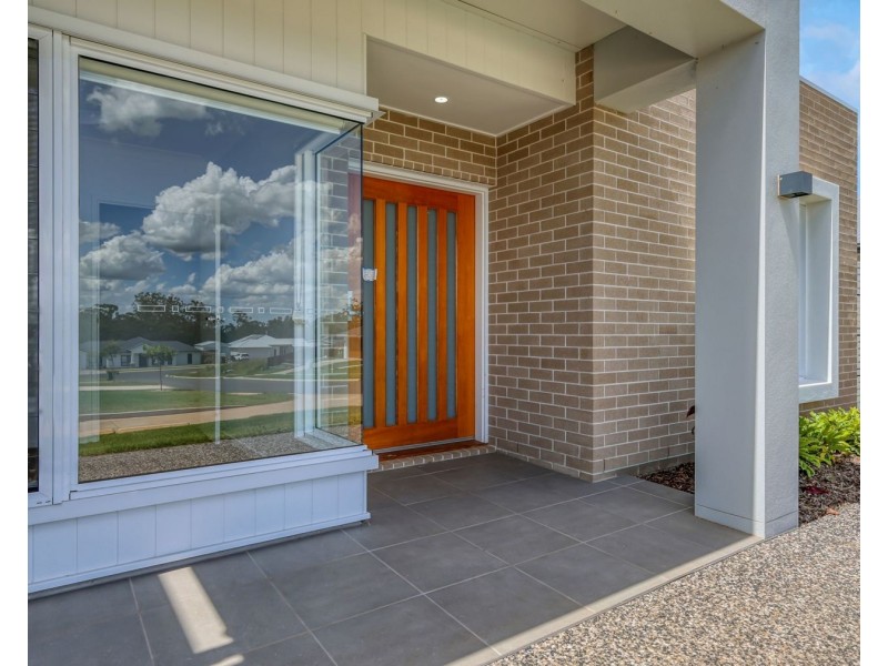 10 McEwan Crescent, Kearneys Spring QLD 4350