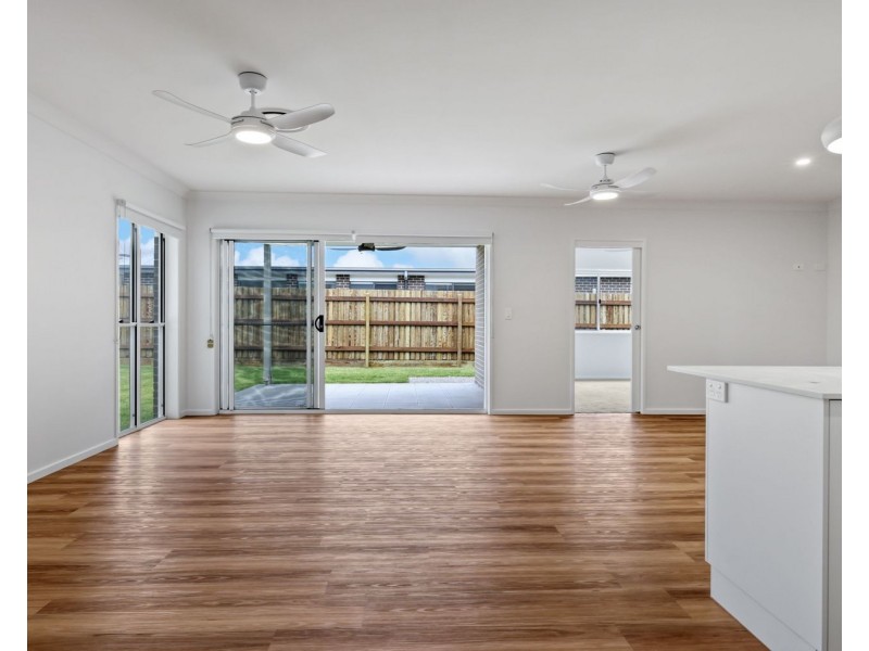 10 McEwan Crescent, Kearneys Spring QLD 4350