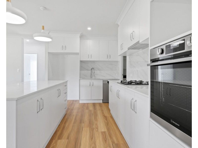 10 McEwan Crescent, Kearneys Spring QLD 4350