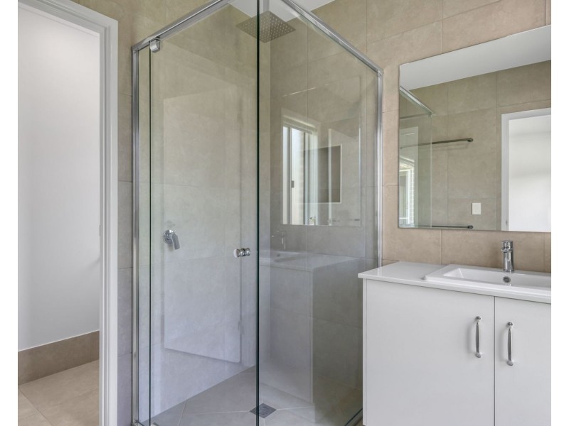 10 McEwan Crescent, Kearneys Spring QLD 4350