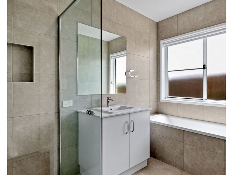 10 McEwan Crescent, Kearneys Spring QLD 4350