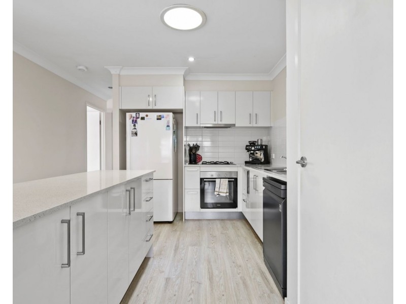 2/24 Sanctuary Drive, Cranley QLD 4350