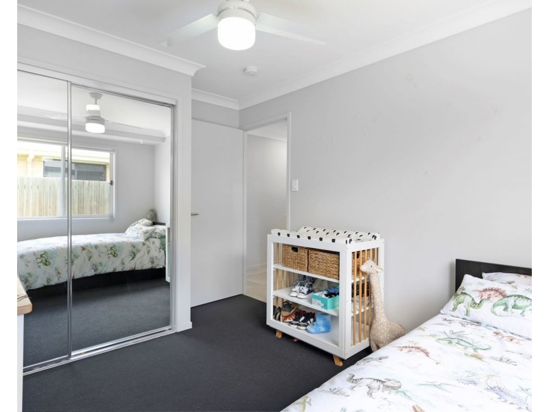 6 Downs St., Glenvale QLD 4350