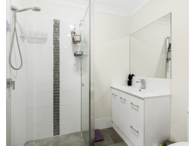 1/7 Diva Lane, Glenvale QLD 4350