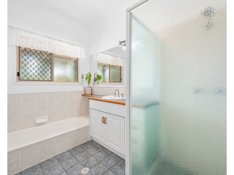 23 Australia II Drive, Kensington Grove QLD 4341