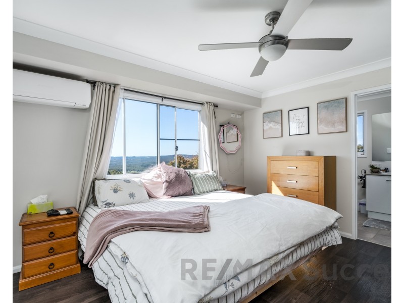 41 Charlotte Road, Hampton QLD 4352