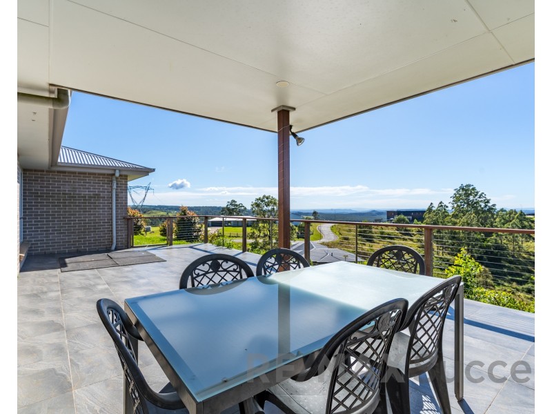 41 Charlotte Road, Hampton QLD 4352