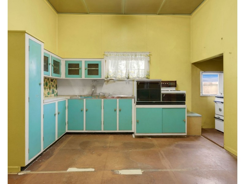 165 Holberton Street, Newtown QLD 4350