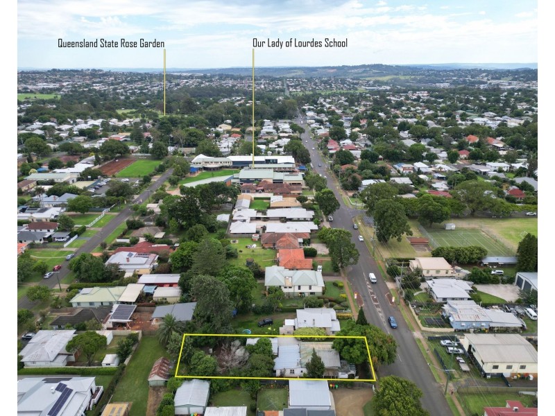 165 Holberton Street, Newtown QLD 4350