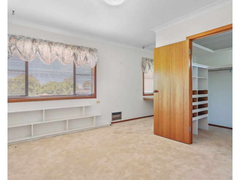 16 Dorge Street, Middle Ridge QLD 4350