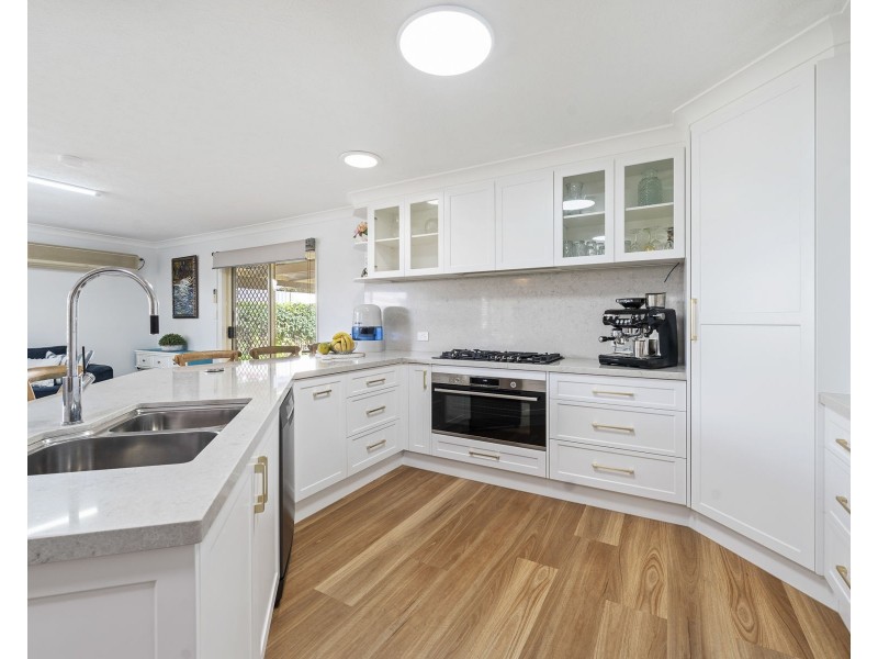 22 Hennenlotter Court, Kearneys Spring QLD 4350