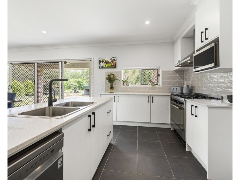 19 Plover Court, Laidley Heights QLD 4341