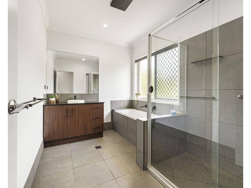 19 Plover Court, Laidley Heights QLD 4341