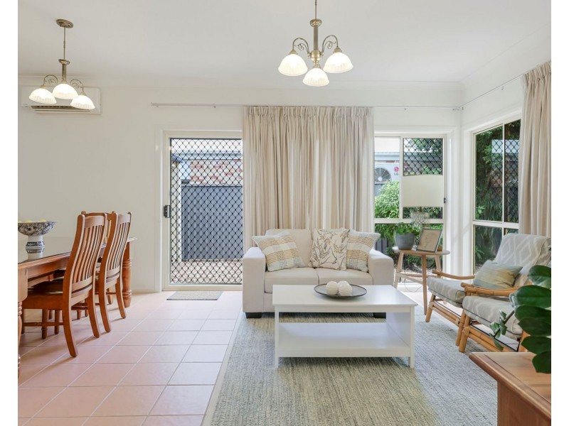 15 Stanford Place, Forest Lake QLD 4078