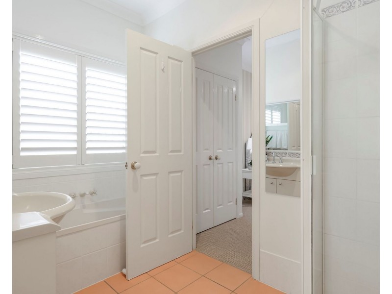 15 Stanford Place, Forest Lake QLD 4078