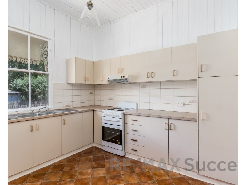 5 Warwick Street, Harristown QLD 4350