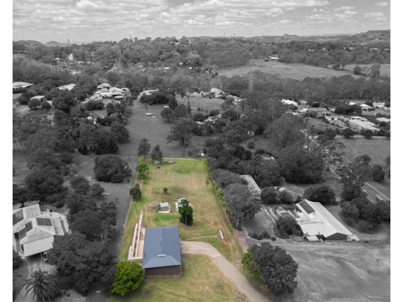 13 Vera Drive, Top Camp QLD 4350