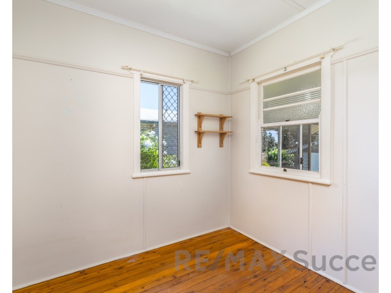 52 Fourth Avenue, Harristown QLD 4350