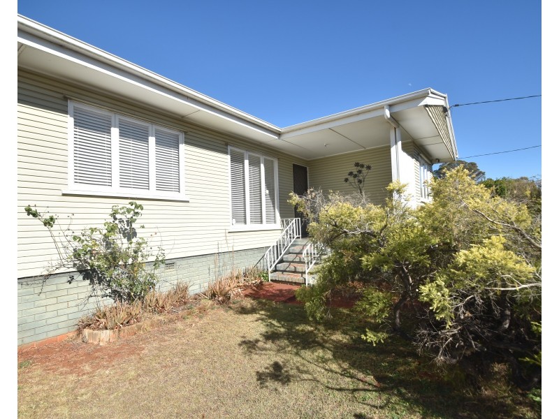 10 Dunne Street, Harristown QLD 4350