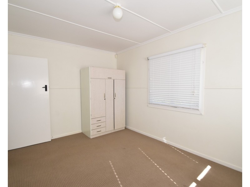 10 Dunne Street, Harristown QLD 4350