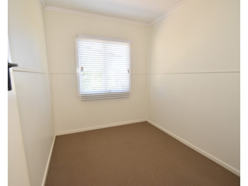 10 Dunne Street, Harristown QLD 4350