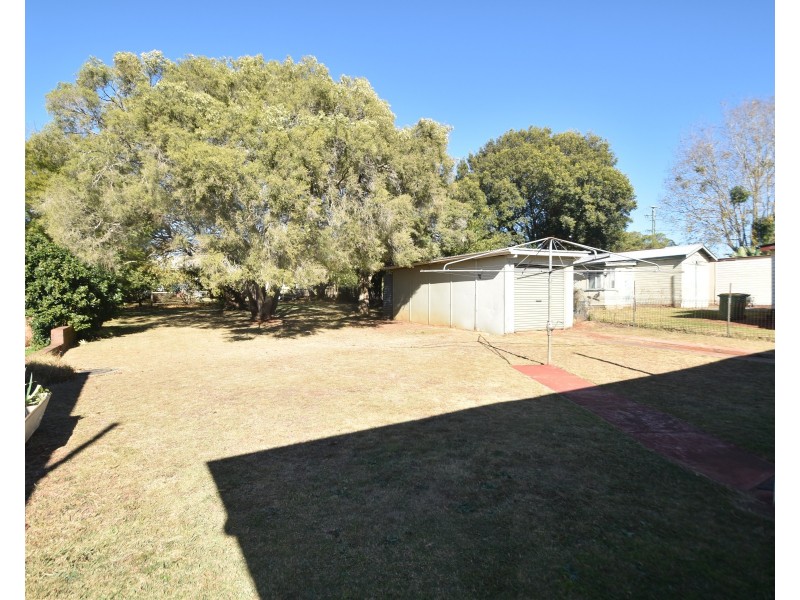 10 Dunne Street, Harristown QLD 4350