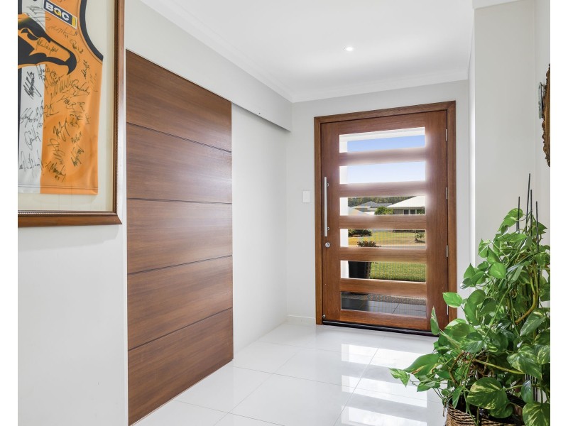 39 Pugh Street, Middle Ridge QLD 4350