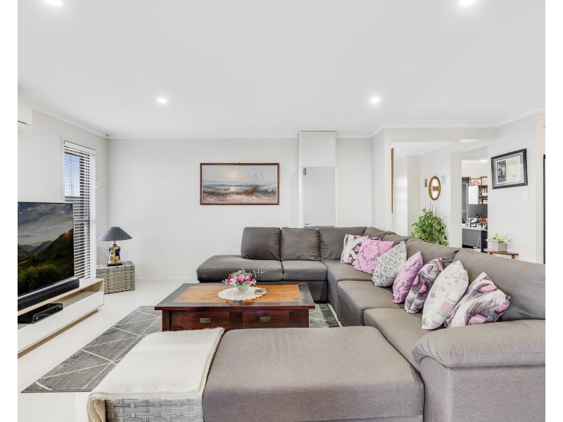 39 Pugh Street, Middle Ridge QLD 4350