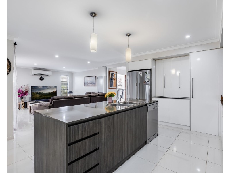 39 Pugh Street, Middle Ridge QLD 4350