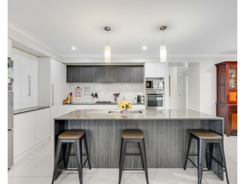 39 Pugh Street, Middle Ridge QLD 4350