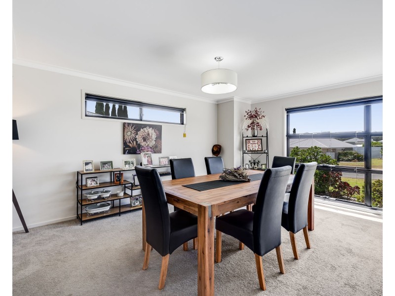 39 Pugh Street, Middle Ridge QLD 4350