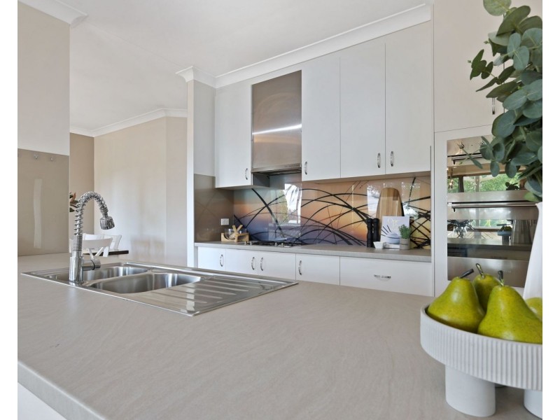 1 Luxford Street, Kearneys Spring QLD 4350