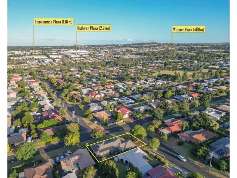 1 Luxford Street, Kearneys Spring QLD 4350