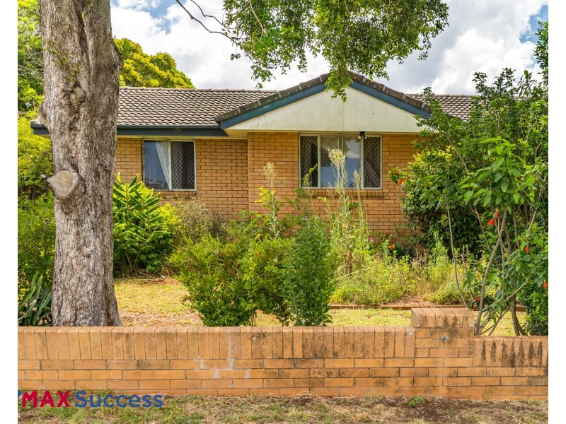 11 Esmond Street, Rockville QLD 4350