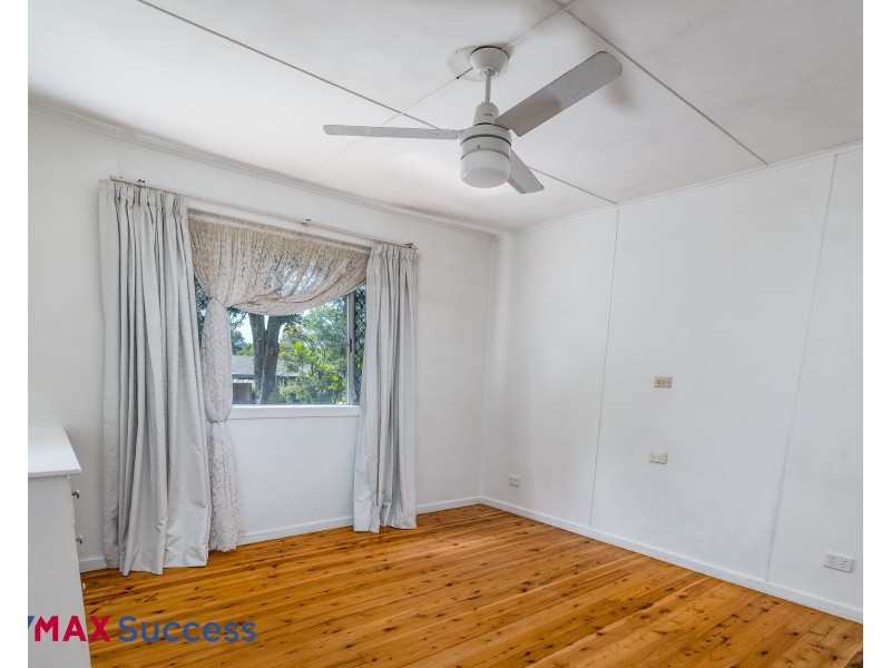 11 Esmond Street, Rockville QLD 4350