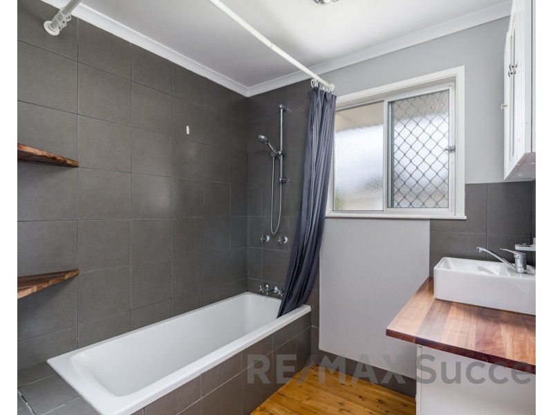 15 Quelch Street, Rockville QLD 4350