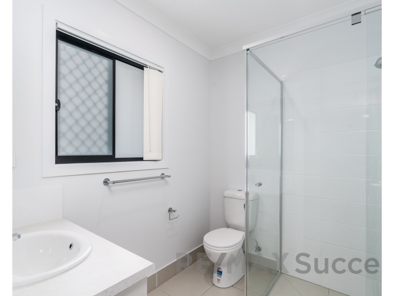 1/18 Aquila Drive, Meringandan West QLD 4352