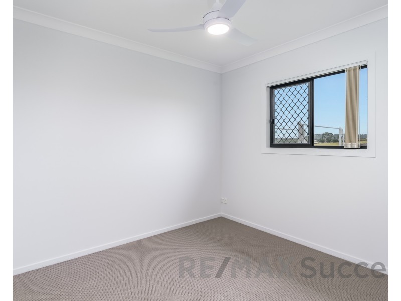 2/18 Aquila Drive, Meringandan West QLD 4352