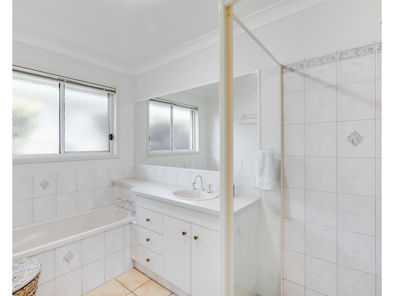 10 Buckle Court, Middle Ridge QLD 4350