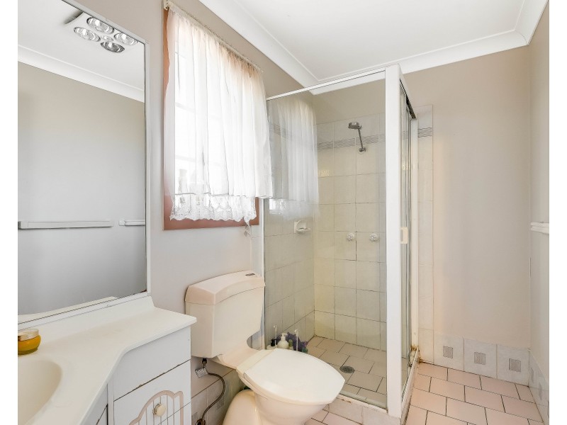 4/9 Danica Court, Kearneys Spring QLD 4350