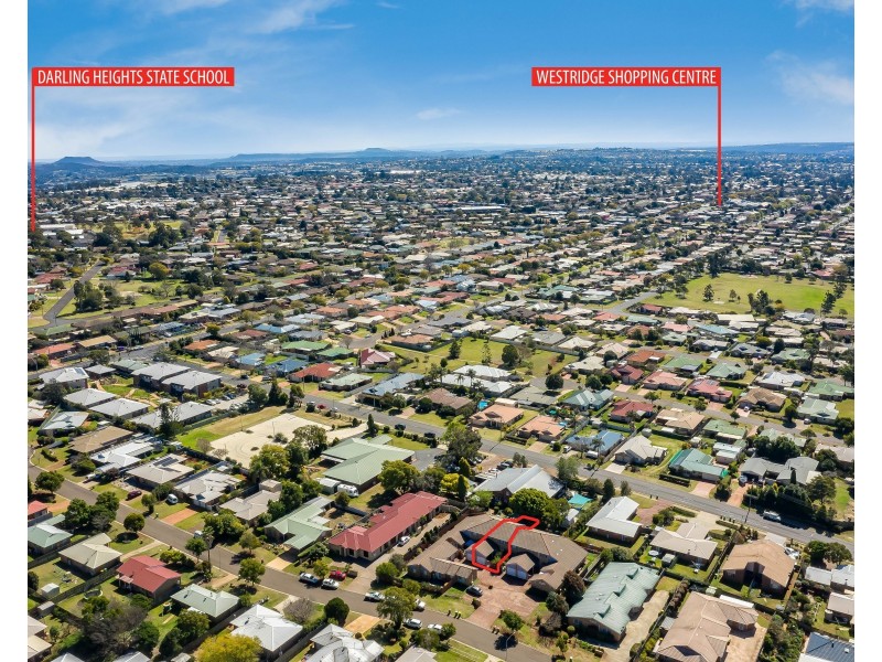 4/9 Danica Court, Kearneys Spring QLD 4350