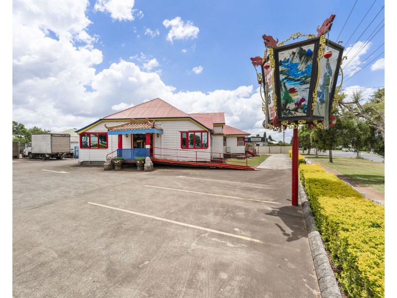 127-129 Anzac Avenue, Newtown QLD 4350