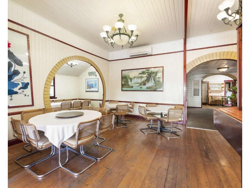 127-129 Anzac Avenue, Newtown QLD 4350