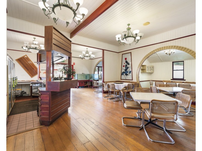 127-129 Anzac Avenue, Newtown QLD 4350