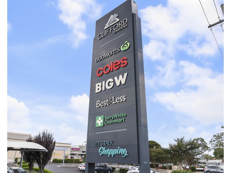 127-129 Anzac Avenue, Newtown QLD 4350