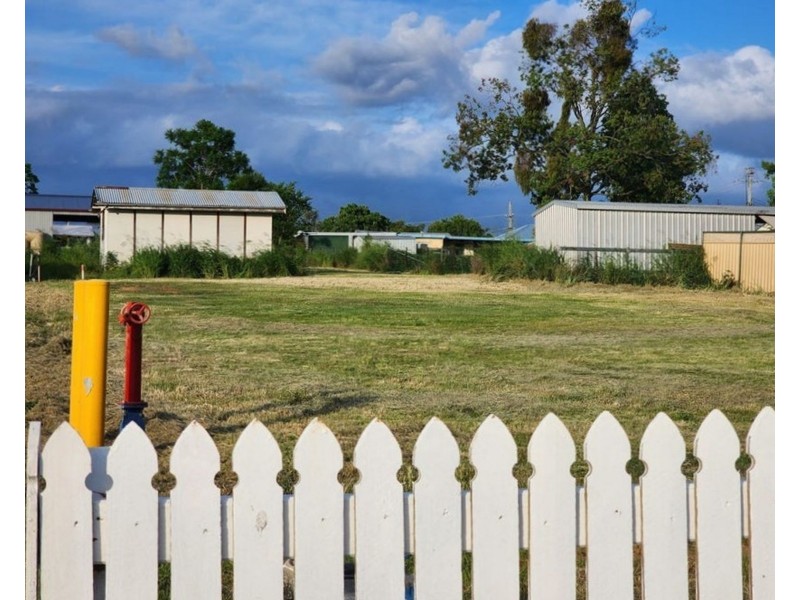 12 Bowen Street, Helidon QLD 4344