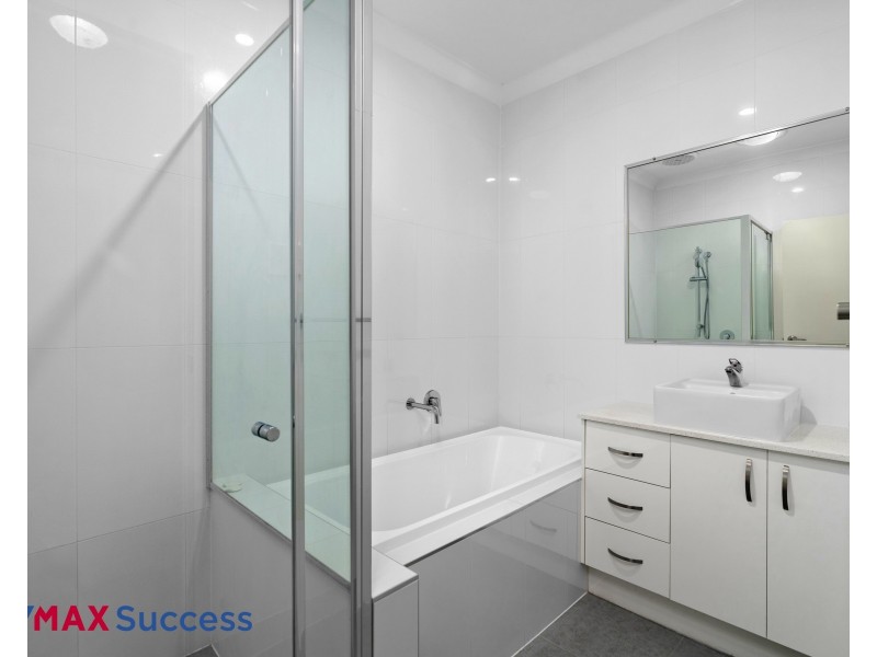 2/40 Taragon Street, Glenvale QLD 4350