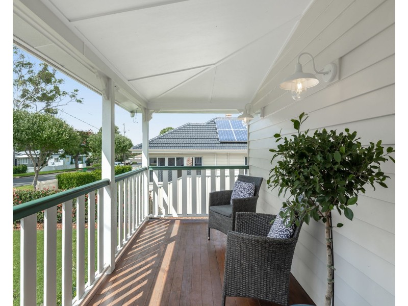 12 Henderson Street, Newtown QLD 4350