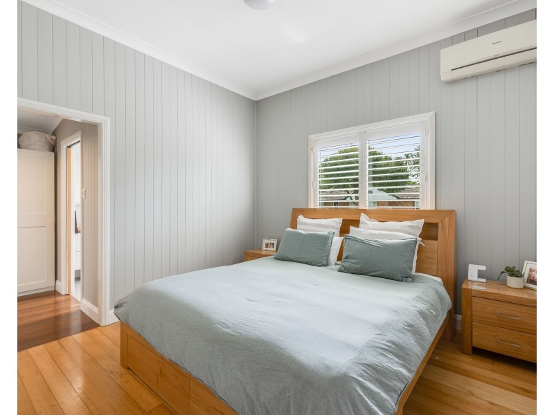 12 Henderson Street, Newtown QLD 4350